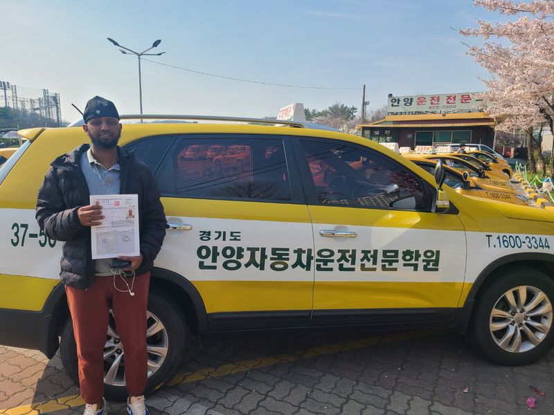 Foreign resident with a Korean driver's licence issued the same day at SDA in Anyang